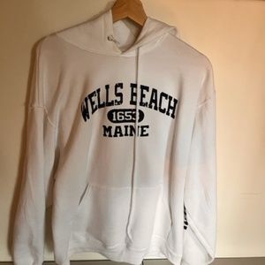 White oversized hoody Wells Beach Maine with blue print